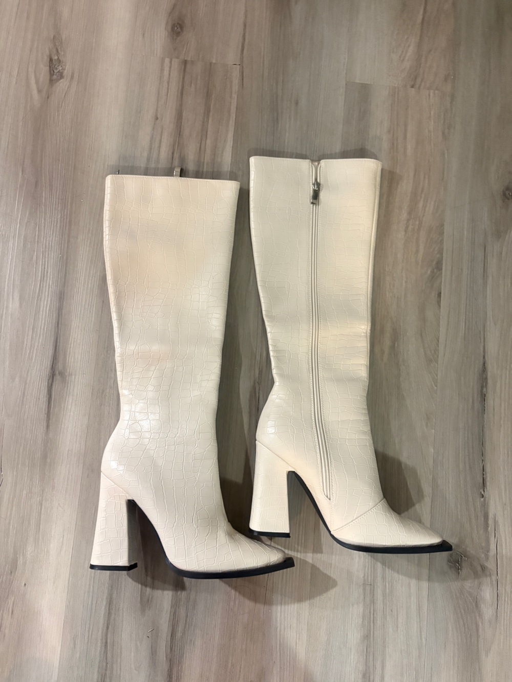 PrettyLittleThing Cream Croc-Embossed Knee-High Block Heel Boots - Picture 1 of 2